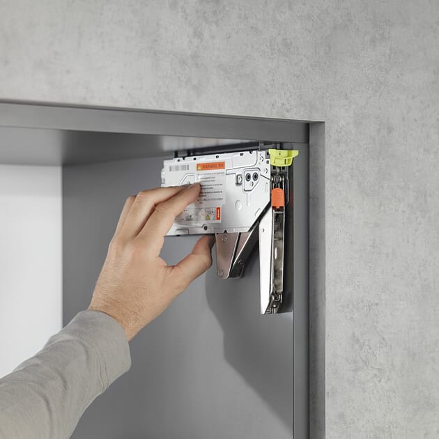 AVENTOS_HK_TOP_Rel HK top 1.jpg