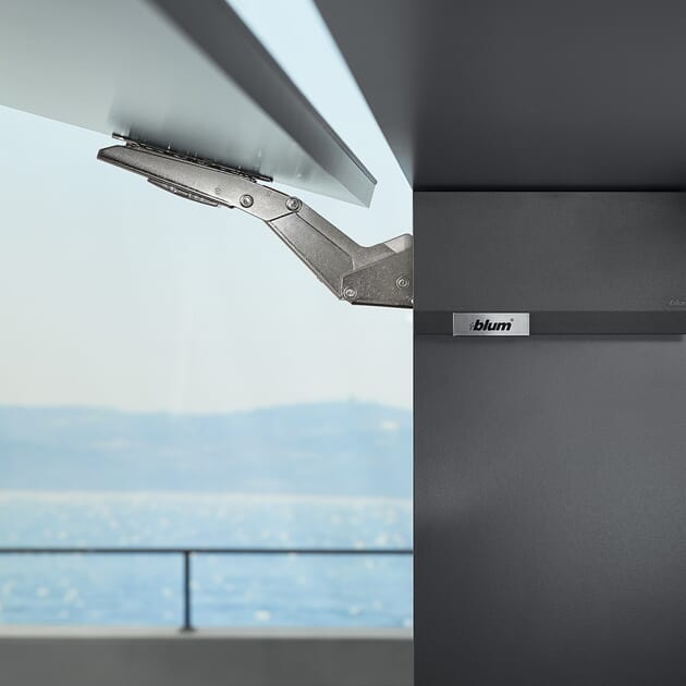 AVENTOS_HK_TOP HK top.jpg