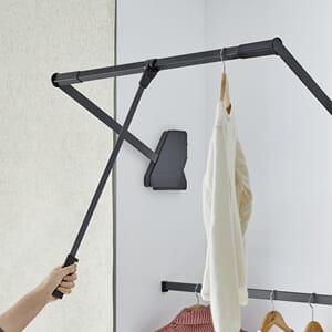 Garderobelift Kesseböhmer Conero 12kg Svart