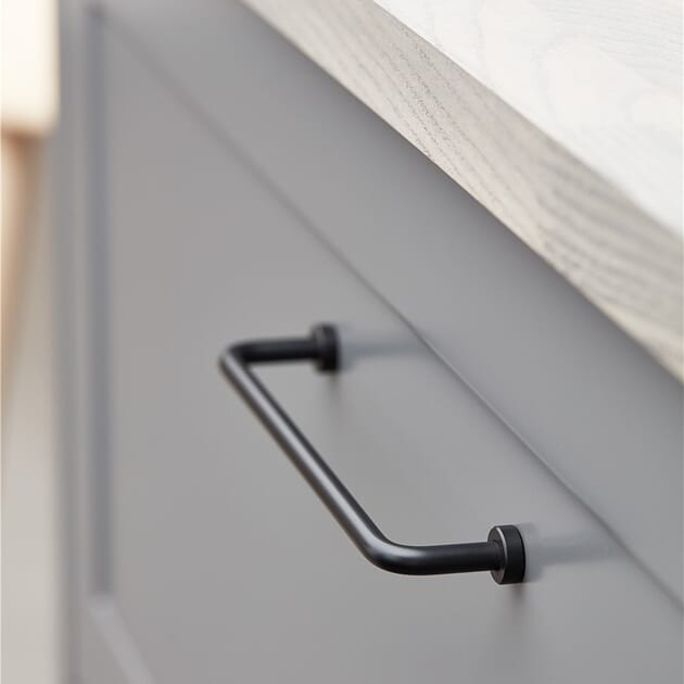 ht2403_Rel 2403_Lounge_svart_miljo.jpg