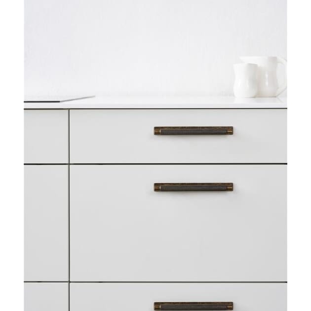 HT5490_Rel Manor_Back_antikk_messing_miljo.Jpg