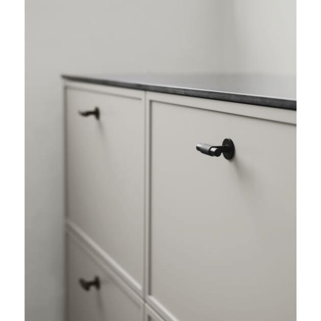 K5491_Rel Manor_T_knott_sort_miljo.Jpg