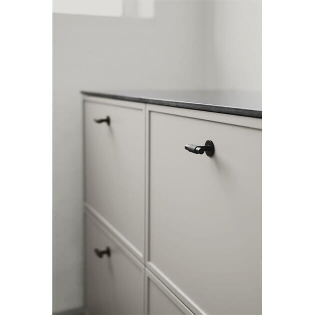 K5491_Rel Manor_T_knott_sort_miljo.Jpg